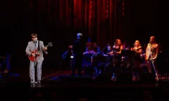 Ứng dụng hologram trong công nghiệp âm nhạc