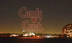 quảng cáo trên bầu trời với drone