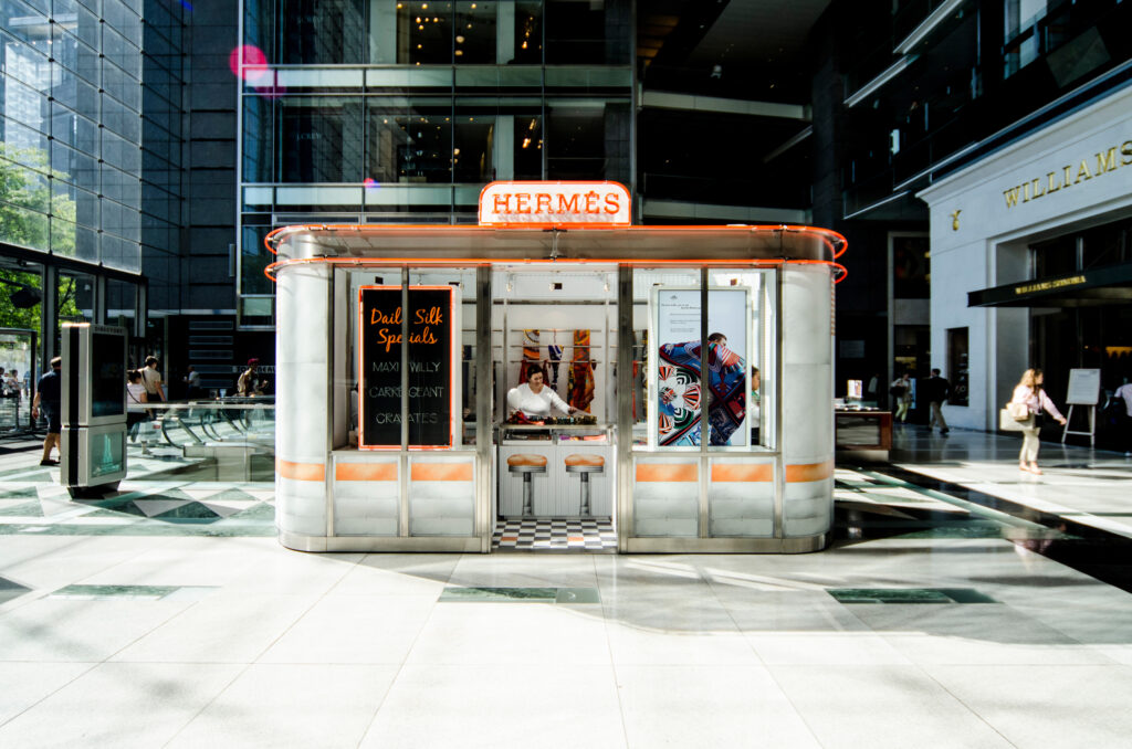 Hermes Silk Bar tại Columbus Circle