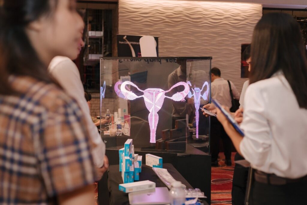 Hoàng Hải Pharma sử dụng 3D Hologram tại Hội nghị Hosrem