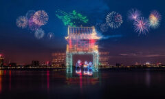 Drone show chào đón đêm giao thừa tại Hà Nội